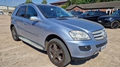 BLUE MERCEDES ML320 CDI SPORT A DIESEL ESTATE 2987CC FIRST REGISTERED 1/3/2008 REG : MV08YKF VIN NUMBER : WDC1641222A349846 MILEAGE : 105,895 1 KEY HAS V5 MOT EXPIRED 26/5/2023 SAT NAV, CLIMATE CONTROL, CRUISE CONTROL, HALF LEATHER / ALCANTARA