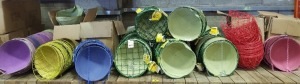 200+ BRAND NEW HANGING BASKETS SOME WITH INLINE SOME WITH OUT VARIOUS COLOURS GREEN , PINK , BLUE , RED , YELLOW - ON A 3/4 OF A BAY