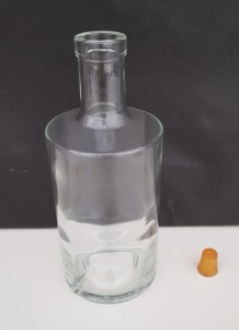 400 X BRAND NEW BRUNI GLASS BELLEVILLE CORK MOUTH GLASS BOTTLES 700ML (HEIGHT 21CM) ON 1 PALLET