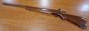 MOSSBERG TONSPER SINGLE SHOT, BOLT ACTION .410 SHOTGUN. *** FIREARMS CAN ONLY BE VIEWED, BID ON OR PURCHASED BY REGISTERED FIREARMS DEALERS OR A PERSON HOLDING A CURRENT FIREARMS CERTIFICATE OR SHOTGUN LICENCE - WITHOUT EXCEPTION *** WITH 3 IN CHAMBER, B