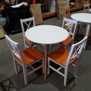 1 X BRAND NEW CIRCULAR WOODEN TABLE SET WITH 4 WOODEN CHAIRS (SIZE 80CM DIAMETER X 75CM HEIGHT)