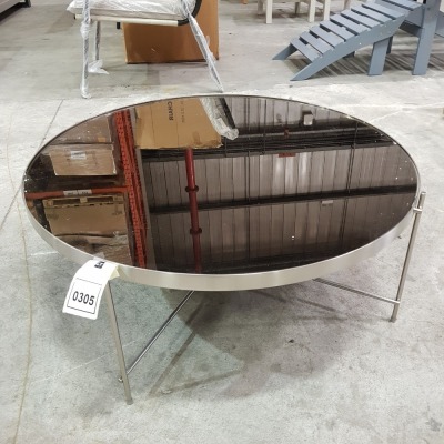 1 X BRAND NEW ARLS CHIC MIRRORED ROUND METAL COFFEE TABLE ( DIAMETER 82 CM - HEIGHT 33 CM ) (NOTE: IT IS NOT POSSIBLE TO PACK THIS ITEM SECURELY FOR HAULIER TRANSPORTATION & WILL NEED TO BE COLLECTED IN PERSON)