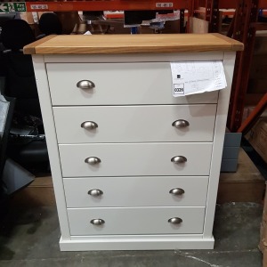 1 X BRAND NEW 5 DRAWER CHEST SOLID WOOD OAK TOP (NOTE: MINOR CRACK TO REAR - REQUIRES SIMPLE FILL)