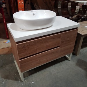 1 X BRAND NEW QUALITY DESIGN FREE STANDING BATHROOM VANITY UNIT WITH BASIN AND CERAMIC TOP - SIZE 100CM X 50CM (NOTE: IT IS NOT POSSIBLE TO PACK THIS ITEM SECURELY FOR HAULIER TRANSPORTATION & WILL NEED TO BE COLLECTED IN PERSON)