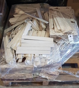 LARGE AMOUNT OF NATUCER NORDIK CHESTNUT WALL TILES ON 1 PALLET ( LENGTH 36 CM X WIDTH 4 CM )