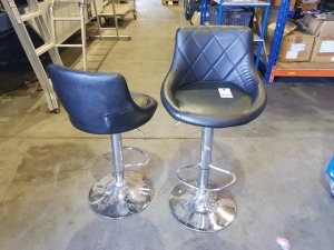 2 X BLACK BAR STOOLS (NOTE: NOT NEW)