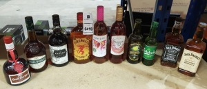 10 X BRAND NEW MIXED ALCOHOL LOT CONTAINING - 2X JACK DANIELS WHISKEY 70CL - KRAKEN RUM 70CL - THREE BARRELS BRANDY - BLOSSOM HILL ROSE ETC