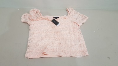 25 X BRAND NEW DOROTHY PERKINS WOMANS CROP TOPS IN LIGHT PINK COLOUR - ALL IN VARIOUS SIZES TO INCLUDE UK / 10 / 12 / 14 / 16 /18 RRP £ 20.00 PP - TOTAL RRP £ 500.00