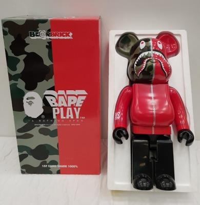 1 X BOXED BEARBRICK A BATHING APE 1ST CAMO SHARK RED 1000