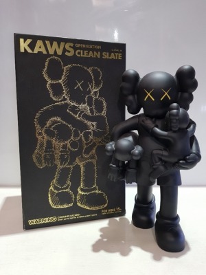 1 X KAWS BLACK CLEAN SLATE VINYL FIGURE - OPEN EDITION - 2018 - IN ORIGINAL BOX - COLLECTABLE ART FIGURES