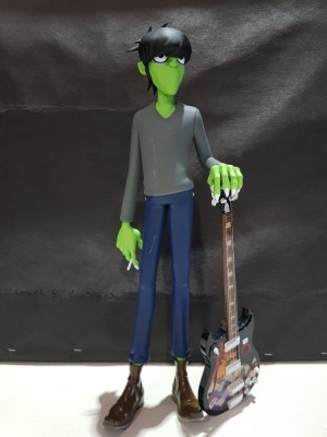 1 X SUPERPLASTIC X GORILLAZ MURDOC SONG MACHINE ACTION FIGURE - 13 INCH HEIGHT - 2021 - COLLECTABLE ART FIGURES ( HAS SLIGHT MARKS ON BODY AND LEG )