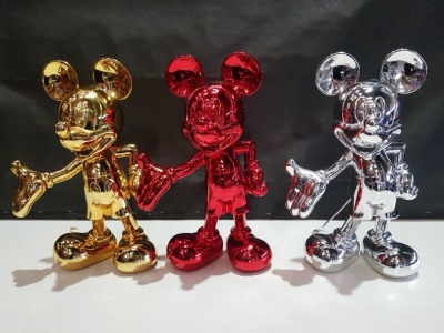 1 X SET OF 3 LEBLON DELIENNE DISNEY MICKEY MOUSE STATUES - IN CHROME GOLD / CHROME RED / CHROME SILVER - 30 CM HEIGHT - 2017 - (NO BOX ) ( PLEASE NOTE RED MICKEY MOUSE TAIL IS BROKEN OFF )