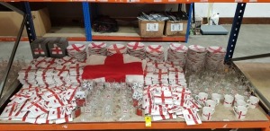 FULL BAY MIXED BRAND NEW ENGLAND LOT CONTAINING LARGE AMOUNT OF PAPER PLATES 23 CM / LARGE AMOUNT OF GEORGE HOME 3 PLY NAPKINS ( PAKS OF 20 ) / ENGLAND TANKARD GLASSES SANTA SUPPORTS / GEORGE HOME FOOTBALL STRING LIGHTS ( INDOOR USE ) / FACE PAINT 