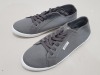 10 X BRAND NEW HENLEYS ORIGINAL CANVAS TRAINERS IN CHARCOAL GREY - ALL IN SIZE UK 10 - RRP £ 24.99 - IN 1 BOX