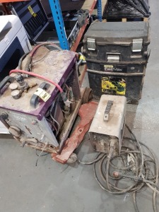 2 PIECE MIXED TOOL LOT CONTAINING STANLEY FATMAX MOBILE WORK STATION / 1 X KAMANCHI TIG 200 AC-DC / HYPERTHERM POWERMAX 380 PLASMA CUTTER ( ALL POOR CONDITION )