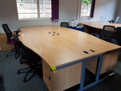 1 X POD OF DESKS (4 DESKS) WITH 4X BUILT IN LOCKABLE CABINETS - SIZE L 321CM - W 201CM - WITH 4X OFFICE CHAIRS