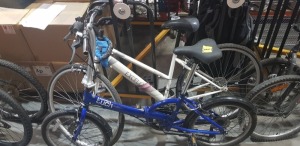 2 PIECE BIKE LOT CONTAINING 1 X APOLLO EXCELLE WOMANS BIKE 16 INCH FRAME HEIGHT AND 1 X APOLLO LUCK FOLDING BIKE 13 INCH FRAME HEIGHT