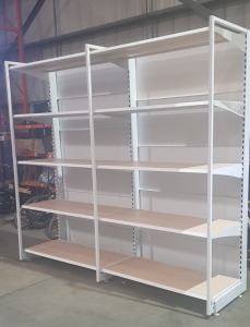 1 X 2 SECTION 5 TIER SHELVING UNIT (2.4m H x 2.55m W x 0.7m D) (3 UPRIGHT COLUMNS & 10 SHELVES WITH WOOD BOARDS & 3 OUTRIGGES)