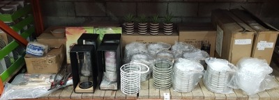 75+ PIECE BRAND NEW MIXED GARDEN LOT CONTAINING BARBECOOK UTENSILS / CITRONELLA CANDLES / LARGE GLASS JAR CANDLE HOLDERS / DECORATIVE CANVAS / ARTIFICIAL PLANTS / METAL CANDLE HOLDERS / WOVEN HANGING CANDLE HOLDERS / ETC - ON HALF BAY ( LOAD 7 - PLT 22 )