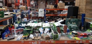 70+ PIECE MIXED LOT CONTAINING ROSE CLEAR ULTRA SPRAY / BUG CLEAR ULTRA SPRAY / LED BIKE SET / GRILL MEISTER BBQ BRUSH / GARDENENING TOOLS / GARDEN OBELISK / GARDEN POTS / WELLIES SIZE 7 AND HALF AND 5 - ETC - ON A FULL BAY