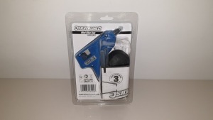 12 X SILVERLINE MINI HOT MELT GLUE GUNS 230V 7-10W PLUS 2 GLUE STICKS (PROD CODE 100012) RRP £5.41 (EXC VAT) - IN 1 CARTON