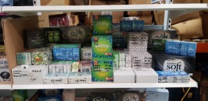 APPROX 100 X FACTORY SEALED TISSUE BOXES / TISSUE MULTIPLE PACKS IN VARIOUS SIZES & DESIGNS - MAINLY SUPERMARKET, CASH & CARRY & PHARMACY BRANDED (NOTE: THESE ARE FACTORY APPROVAL SAMPLES- BATCH NUMBER & DATE MARKED BUT IDEAL FOR END USER)