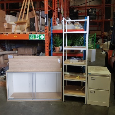 7 PIECE MIXED LOT CONTAINING 3X SLIDING GLASS DOOR CUPBOARD - 129CM - 73CM -40CM - 2X KITCHEN SHELVES WITH BRACKETS - 2 DRAWER METAL CABINET - 5 TIER SHELVING STAND