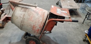 1 X BELLE CONCRETE MIXER WITH BRIGGS AND STRATTON 3 HP ENGINE WITH STAND