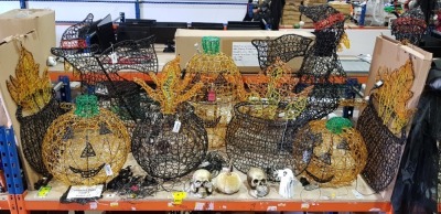 14 X PIECE EX DISPLAY HALLOWEEN LED'S LOT CONTAINING 4 CAULDRONS, 2 3D WITCHES ON BROOMS, 3 PUMPKINS, SPIDER WEB + SPIDER. 2 GOLDEN LIGHT UP SKULLS, 1 LIGHT UP GHOST, 1 DISPLAY PUMPKIN. ON A FULL BAY (LOAD 2 PALLET 17 )