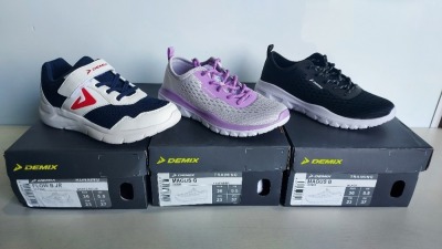 1 X EX DISPLAY DEMIX KIDS RUNNING, TRAINING SHOES IN VARIOUS EU SIZES IE 36.5,37 38, ETC