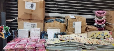 2000+ PIECE BRAND NEW MIXED LOT CONTAINING LARGE AMOUNT OF VARIOUS LUMINOUS GLASS STICKERS / CUP CAKE SET / ROUND AND WAVY EDGE EDGE SIDED CUTTER SET / ZHENYA PENCIL CASES / PAPER CANDY BAGS / VARIOUS PENCIL BOXES ETC - ON A FULL BAY