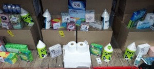 APPROX 200 X FACTORY SEALED TISSUE BOXES / TISSUE MULTIPLE PACKS IN VARIOUS SIZES & DESIGNS - MAINLY SUPERMARKET, CASH & CARRY & PHARMACY BRANDED (NOTE: THESE ARE FACTORY APPROVAL SAMPLES- BATCH NUMBER & DATE MARKED BUT IDEAL FOR END USER)