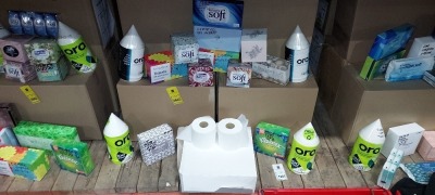 APPROX 200 X FACTORY SEALED TISSUE BOXES / TISSUE MULTIPLE PACKS IN VARIOUS SIZES & DESIGNS - MAINLY SUPERMARKET, CASH & CARRY & PHARMACY BRANDED (NOTE: THESE ARE FACTORY APPROVAL SAMPLES- BATCH NUMBER & DATE MARKED BUT IDEAL FOR END USER)