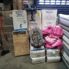 29 X MIXED LOT TO INCLUDE GRACO BABY CAR SEATS AND BASES, DIAPER BABY BAGS, COMBI SAVOY 6100 SERIES PRAM,