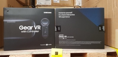 2 X SAMSUNG GEAR VR WITH CONTROLLER