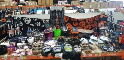 250 PIECE MIXED HALLOWEEN LOT CONTAINING TRICK OR TREAT MATS , PUMPKIN MATS , LED PUMPKIN STRING LIGHTS , CLOWN MAKE UP KITS, TRICK OR TREAT BUCKETS, SKULL MASKS ETC ON A FULL BAY.