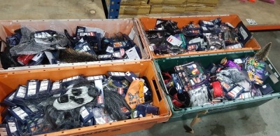 500 PIECE MIXED HALLOWEEN LOT CONTAINING DEVIL DRESS - UP SETS , PUMPKIN CARVING KITS , WITCH'S HATS, SPOOKY MASKS , PURPLE WITCH MAKE-UP KITS CREEPY JELLY MOULDS DISNEY LIGHT UP JARS ETC IN 4 FULL TRAYS (TRAYS NOT INCLUDED)