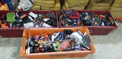 400 PIECE MIXED HALLOWEEN LOT CONTAINING DEVIL DRESS - UP SETS , PUMPKIN CARVING KITS , WITCH'S HATS, SPOOKY MASKS , PURPLE WITCH MAKE-UP KITS CREEPY JELLY MOULDS DISNEY LIGHT UP JARS , FACE PAINTS ETC IN 3 FULL TRAYS (TRAYS NOT INCLUDED)