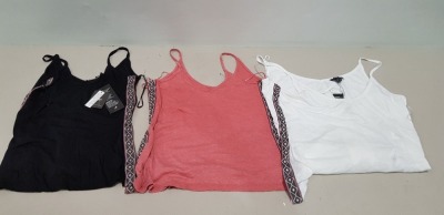 720 X BRAND NEW PRIMARK FASHION VESTS IN VARIOUS COLOURS PLEASE NOTE COLOURS FADED SLIGHTLY IN FULL BAY