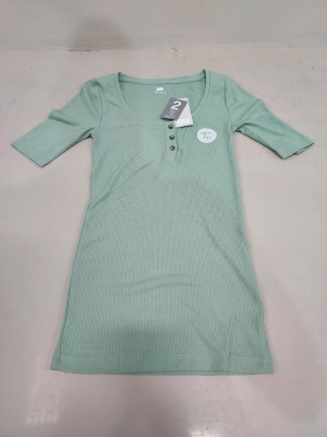 140 X BRAND NEW F&F CREW NECK BUTTONED TOPS IN KHAKI IN SIZES UK 8, 12, 14, 20 AND 22 IN 2 BOXES
