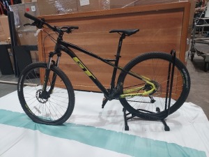 1 X GT AVALANCHE MOUNTAIN BIKE 18 GEARS -