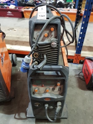 1 X JASIC PRO MIG1250 ( N269) COMPAT MIG WELDER ( EN 60974-1) 240V - SUITABLE FOR 0.6 / 0.8 /1.0 MM WIRESMIG/MAG AND MMA WELDING PROCESSES AND 1 X JASIC PRO MIG160 (N219) - SUITABLE FOR 0.6 TO 1.0 MM WIRES (EN 60974-1 ) - PLEASE NOTE SOME ATTCHMENTS M