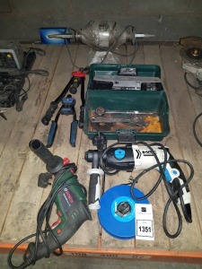 7 PIECE MIXED TOOL LOT CONTAINING BOSCH UNIVERSAL IMPACT 700 / MAC ALLISTER SDS DRILL / BENCH WORKTOP DOUBLE HEAD POLISHER / 2X RIVET GUNS / 1 X BOX OF TOOLS TO INCLUDE SOCKETS RATCHET AND SPANNERS
