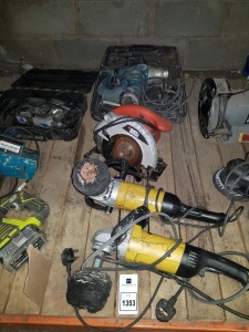 4 PIECE MIXED TOOL LOT CONTAINING 2 X CLARKE METAL POLISHERS / BLACK AND DECKER CIRCULAR SAW / AND WORKZONE SDS BREAKER