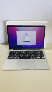 1 X APPLE MACBOOK AIR ( MODEL A2337) / 13 INCH SCREEN / APPLE M1 CHIP / 8 GB UNIFIED MEMORY / 256GB SSD - WITH BOX BUT NO CHARGER ( FULLY WIPED - O/S INTACT )