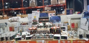 100 + BRAND NEW MIXED PREMIER CHRISTMAS LOT CONTAINING 55 CM SPINNING SANTA AND SLEIGH TREE TOPPER / FIBRE OPTIC CANVAS / 20 LED FLOWER GARLANDS / 17 PC LIT VILLAGE SET / MUSICAL CHRISTMAS HOUSE SCENE / MUSICAL ROSIES CAROUSEL / RED AND GREEN RIBBONS ,