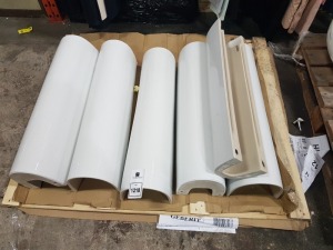 6 PIECE MIXED PEDESTAL LOT CONTAINING 5 X BRAND NEW GERBERT SELNOVA PEDESTAL (501.449.00.6) AND 1 X BRAND NEW GUSTAVSBERG ALPIN VOLTA PEDESTAL ( 7G02001) - ON 1 PLT