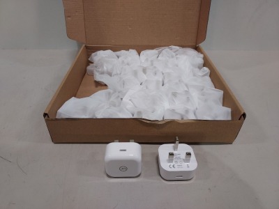 30 X BRAND NEW USB C - UK CHARGING PLUGS 20 W IN 2 BOXES - RRP £ 600.00
