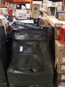 40+ PIECE MIXED CHRISTMAS LOT CONTAINING LED ANIMATED AIRSHIP WITH SANTA 28CM, LIT CHRISTMAS VILLAGE SCENE WITH MOVING TRAIN 32CM , SET OF 3 LIT PARCELS LED, 1.5M LED CHERRY BLOSSOM TREE, ETC ON A PALLET (NOTE CUSTOMER RETURNS)