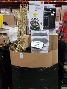50+ PIECE MIXED CHRISTMAS LOT CONTAINING LED LARGE GOLDEN SNOWFLAKES , 3M LIT BRANCH GARLAND 288LEDS , 55CM SPINNING SANTA & SLEIGH TREE TOPPER , PRE-LIT BRECKENRIDGE XMES TREE 5FT ETC ON A PALLET (NOTE CUSTOMER RETURNS) LOAD5 PALLET 11